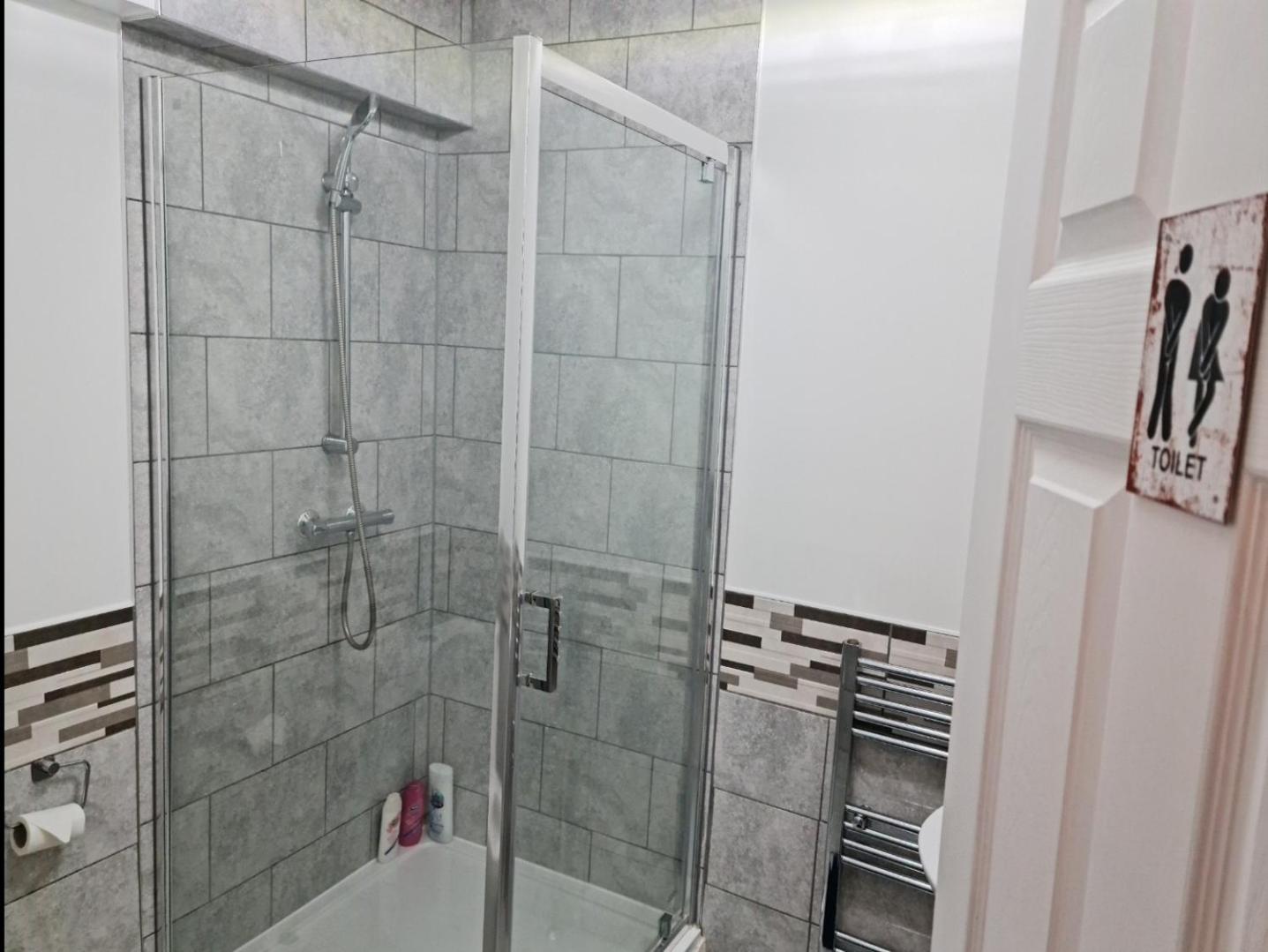 Cosy With Kitchenette And Private Bathroom - 15mins To London! Londra