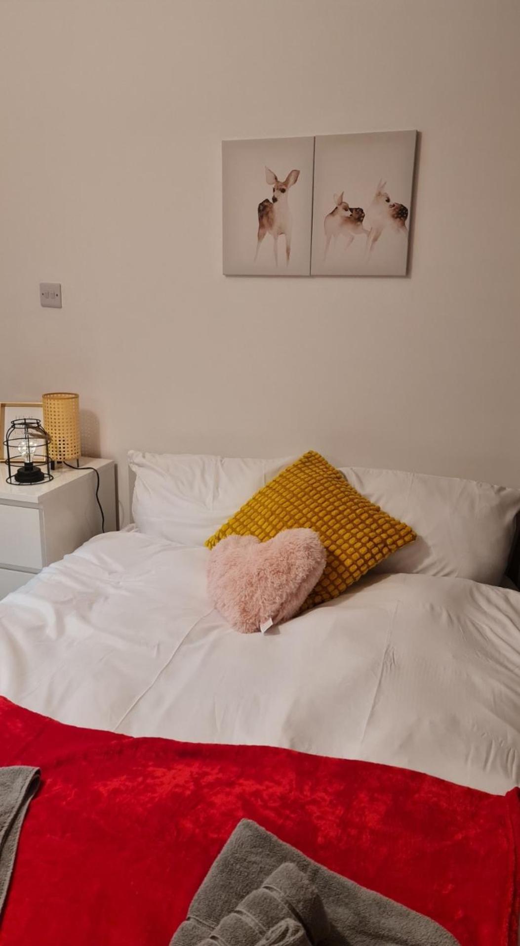 Cosy With Kitchenette And Private Bathroom - 15mins To London! Appartamento