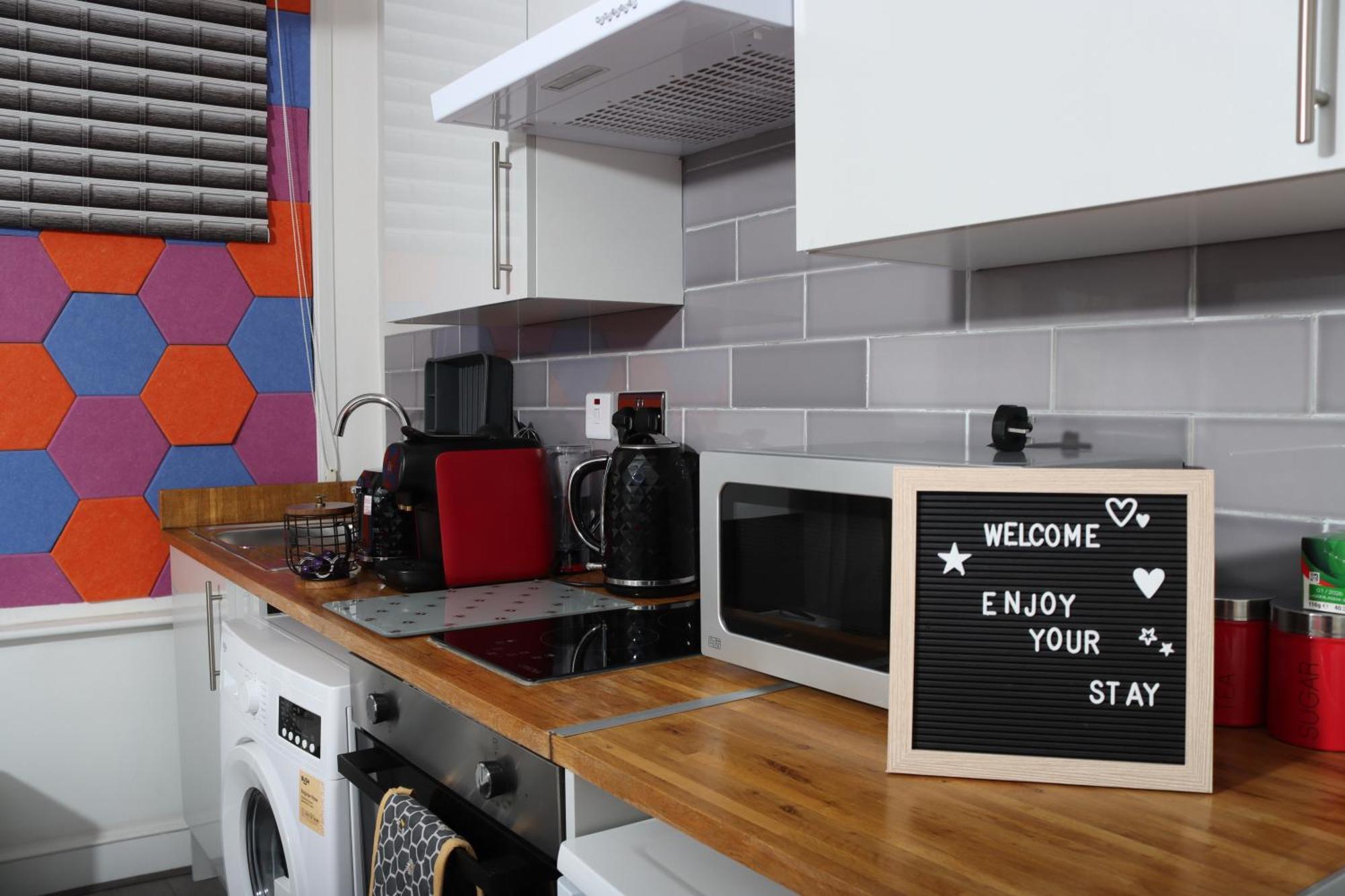 Cosy With Kitchenette And Private Bathroom - 15mins To London! Appartamento *