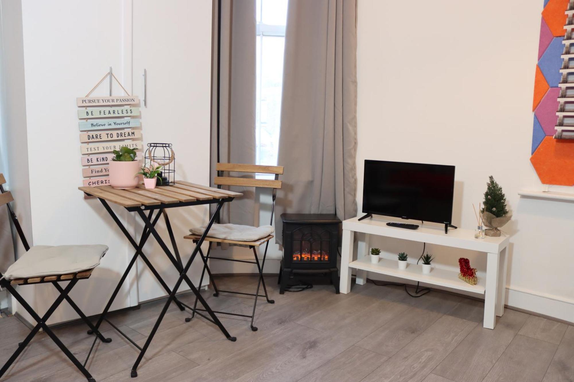 Appartamento Cosy With Kitchenette And Private Bathroom - 15mins To London! Londra