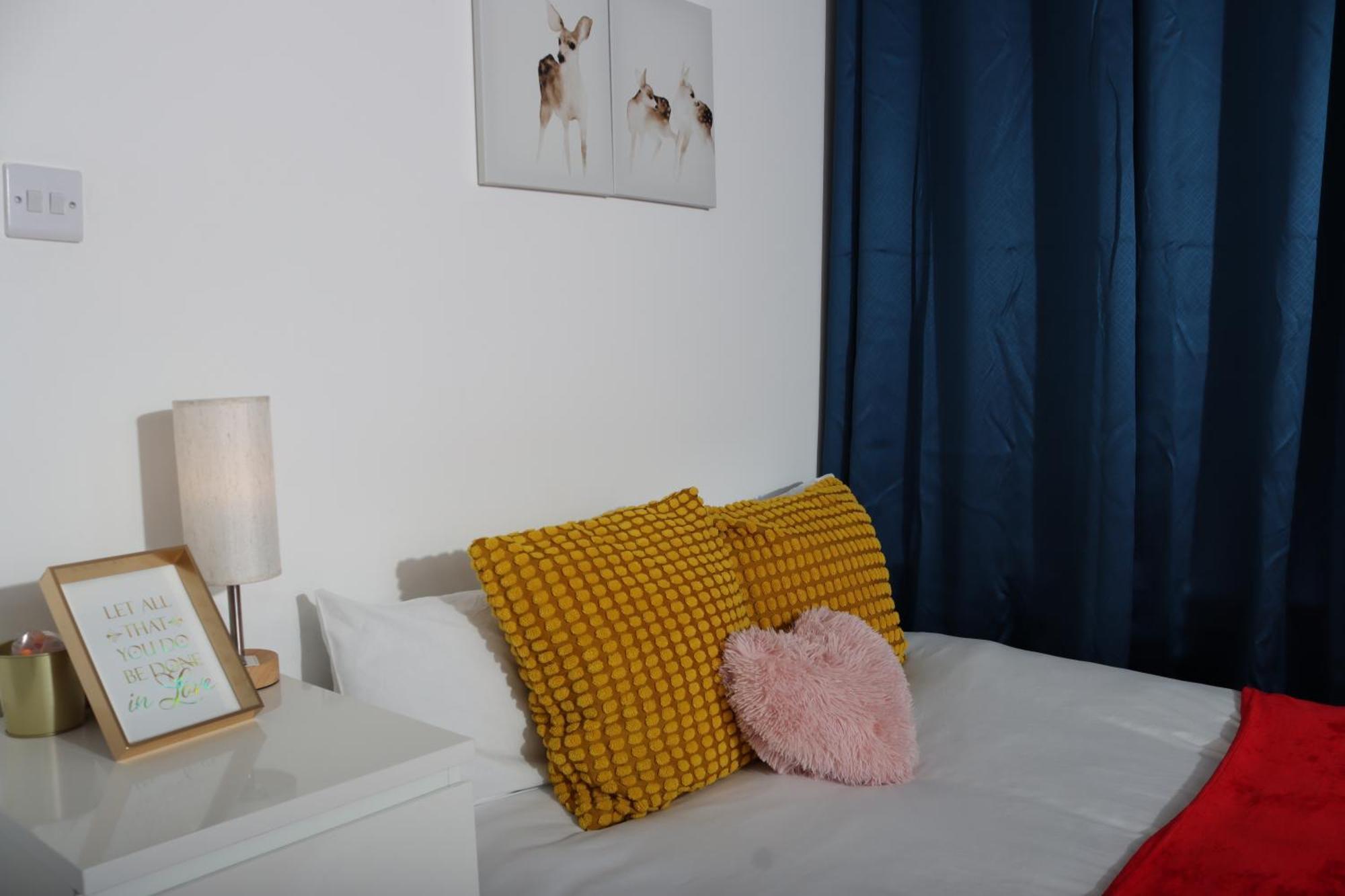 Cosy With Kitchenette And Private Bathroom - 15mins To London! Appartamento