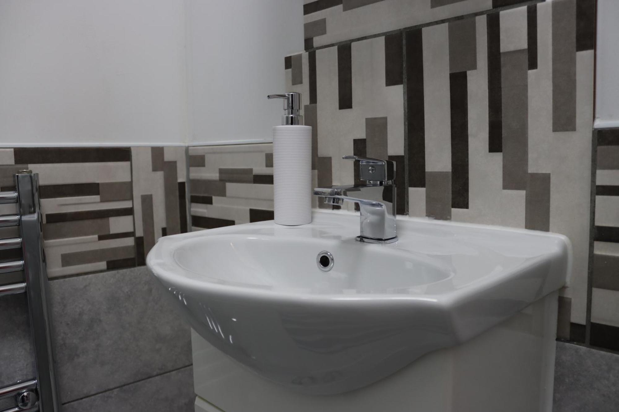 Cosy With Kitchenette And Private Bathroom - 15mins To London! * Londra
